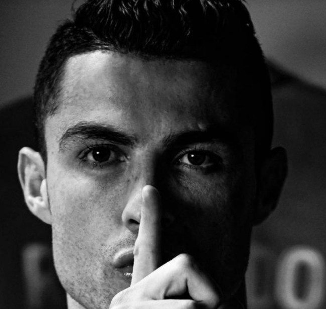 拉眼角引发争议的全北助教宣布辞职，此前因种族歧视被判禁赛5场