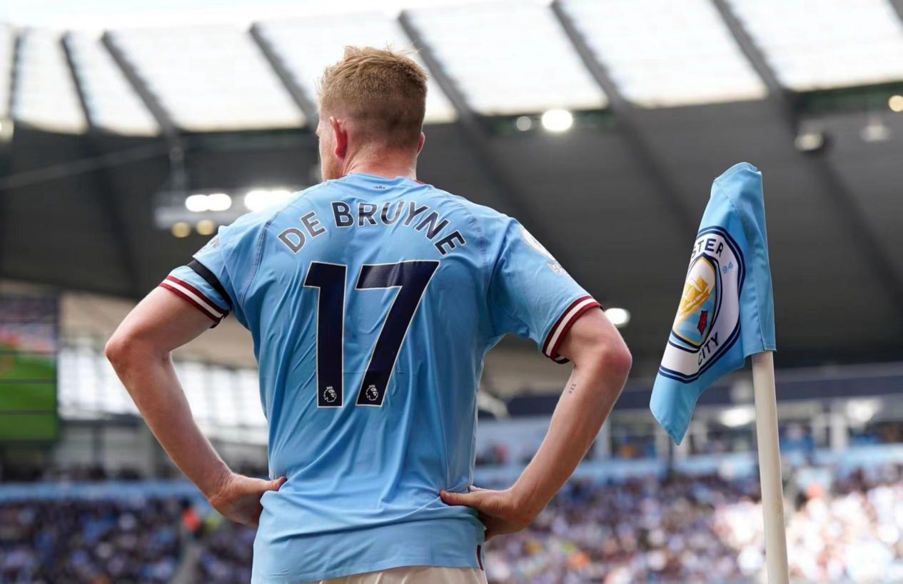 英格兰客战阿尔巴尼亚：凯恩、贝林领衔，埃泽、赖斯出战（英格兰客场挑战阿尔巴尼亚：凯恩、贝林厄姆领衔，埃泽、赖斯登场）